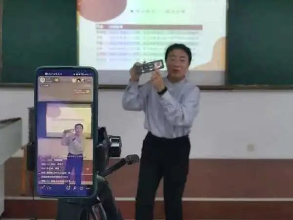 1-2209261P319542.jpg