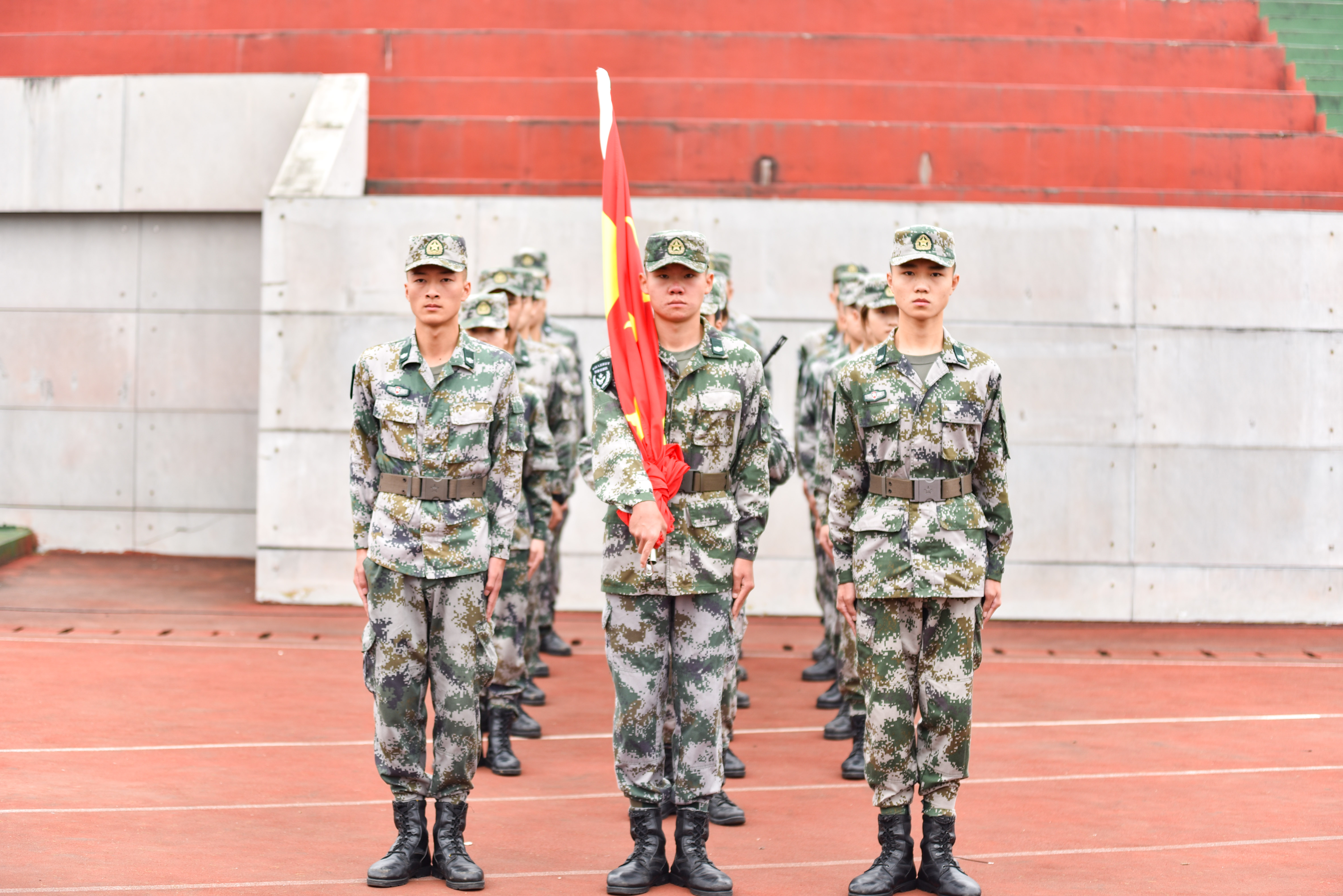 1-221001155RA53.jpg