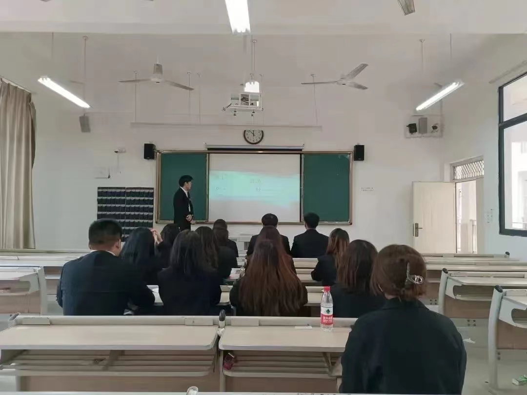 1-2211301FJ2940.jpg